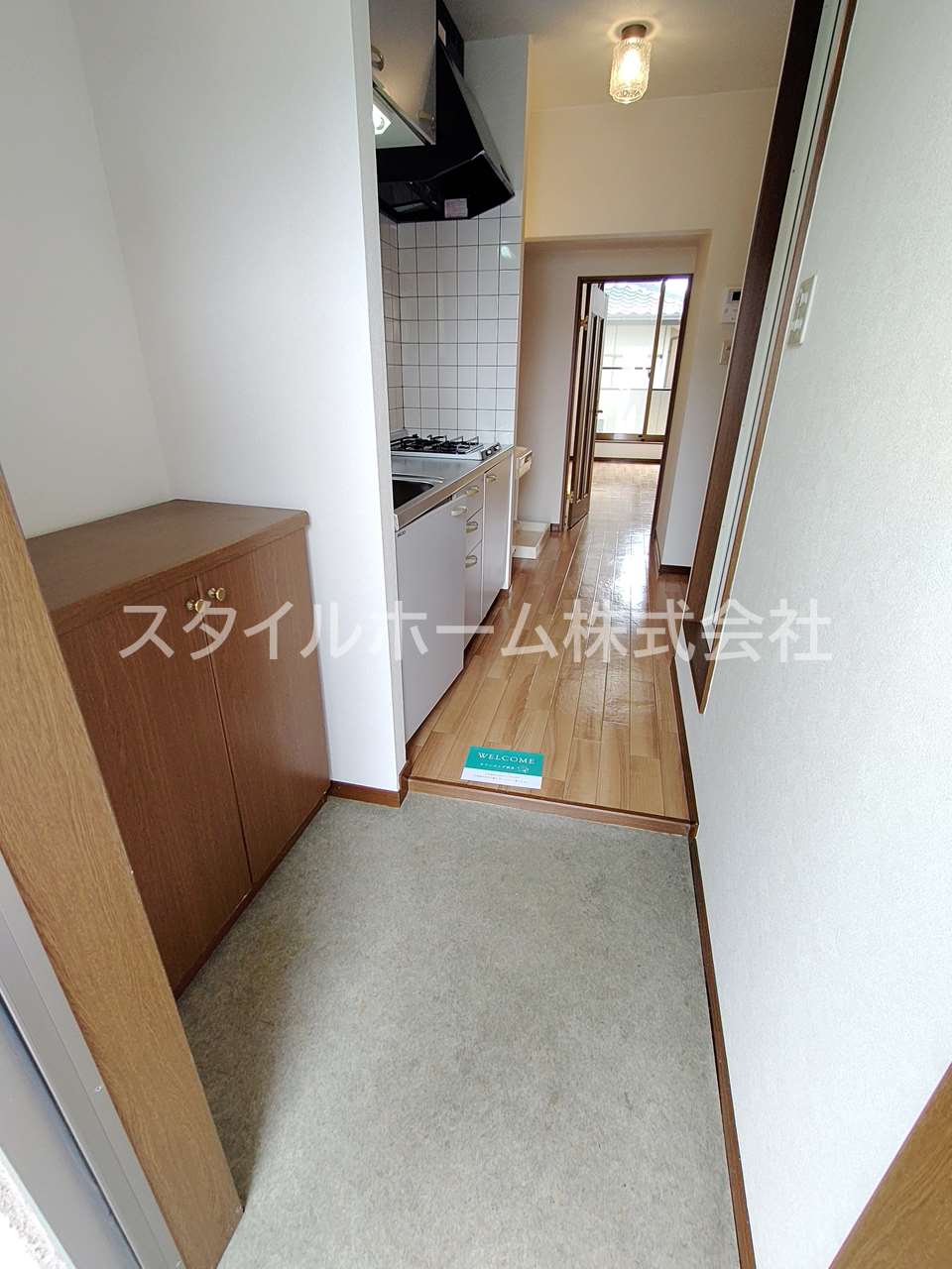 玄関　別部屋写真です。