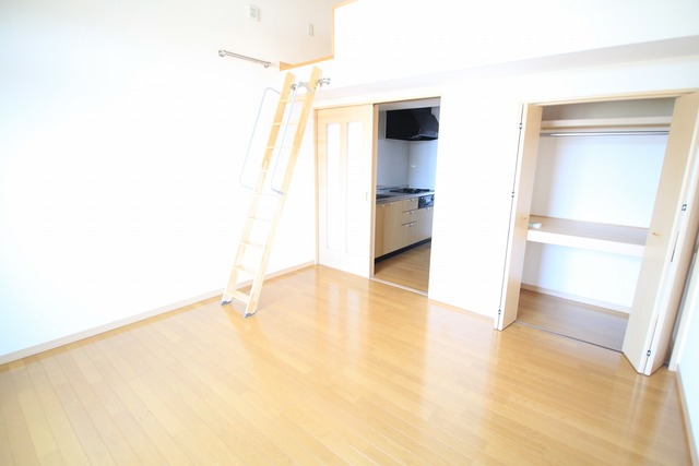 居室・リビング　※別号室の写真となります