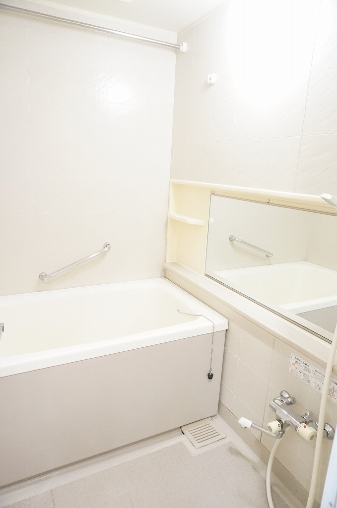 バス・シャワールーム　セミオートバス