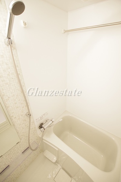 バス・シャワールーム　☆疲れを癒す広々としたお風呂☆