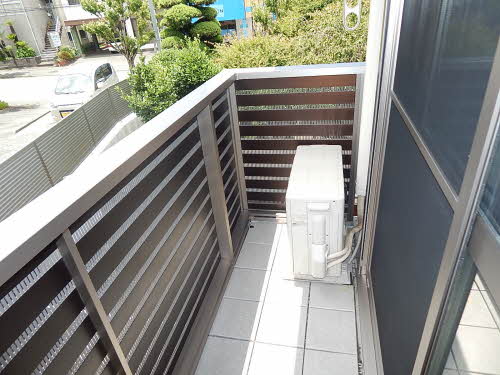 バルコニー　開放的で明るい空間を演出してくれるバルコニーです