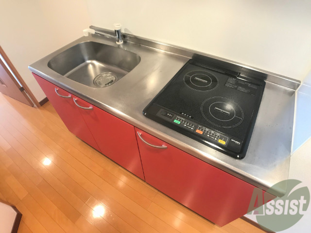 キッチン　キッチンはＩＨなのでお手入れがしやすそうですね。