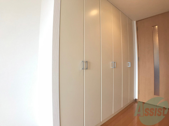 収納　洋室のクローゼット。広さは十分そうです。