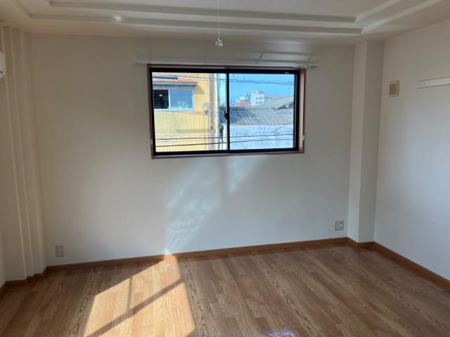 居室・リビング　室内