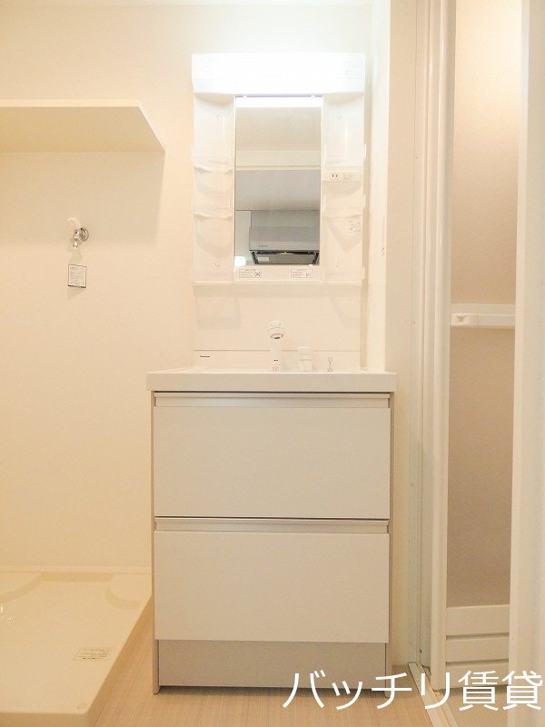 洗面設備　同型タイプの為、現状を優先致します。