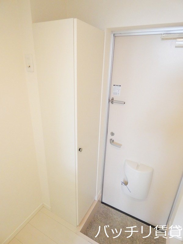 玄関　同型タイプの為、現状を優先致します。