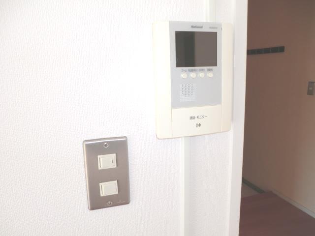 セキュリティ　モニター付きインターホン