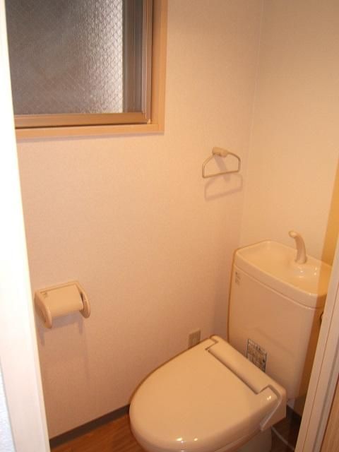 トイレ　清潔感のあるトイレです