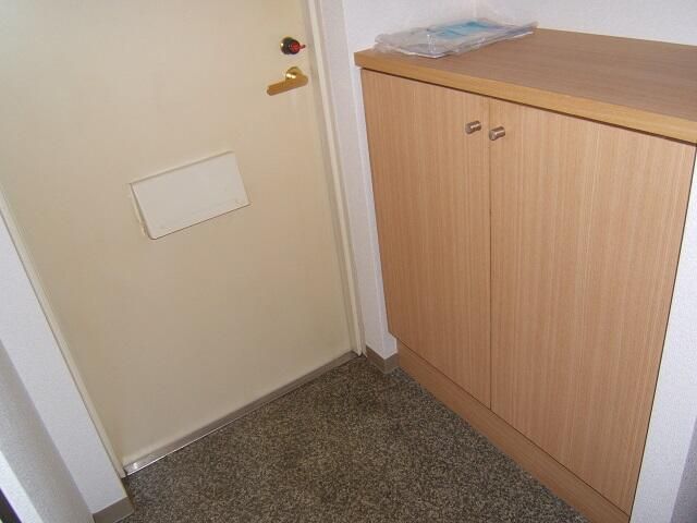 玄関　収納もある玄関です