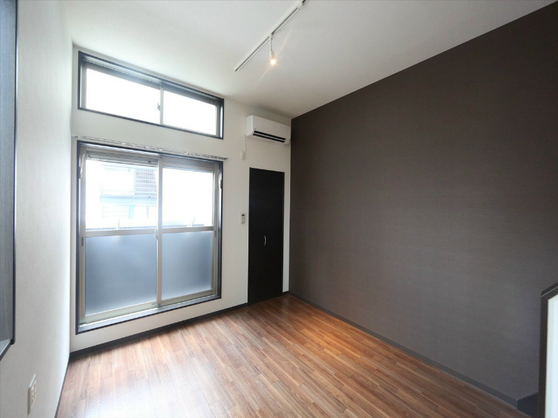 その他部屋・スペース　洋室6.52帖　ロフト5.99帖　エアコン　同型イメージ