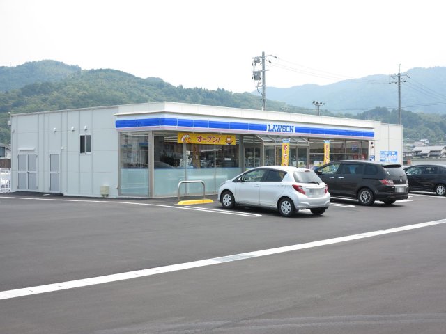 コンビニ　ローソン　津山平福店（コンビニ）まで500m