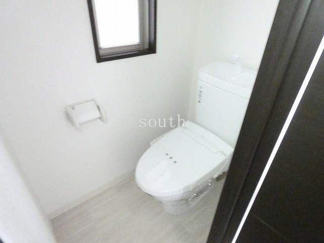 トイレ　ウォシュレット付きのトイレ