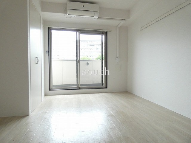 居室・リビング　洗練された清潔感漂う清楚な仕上がり