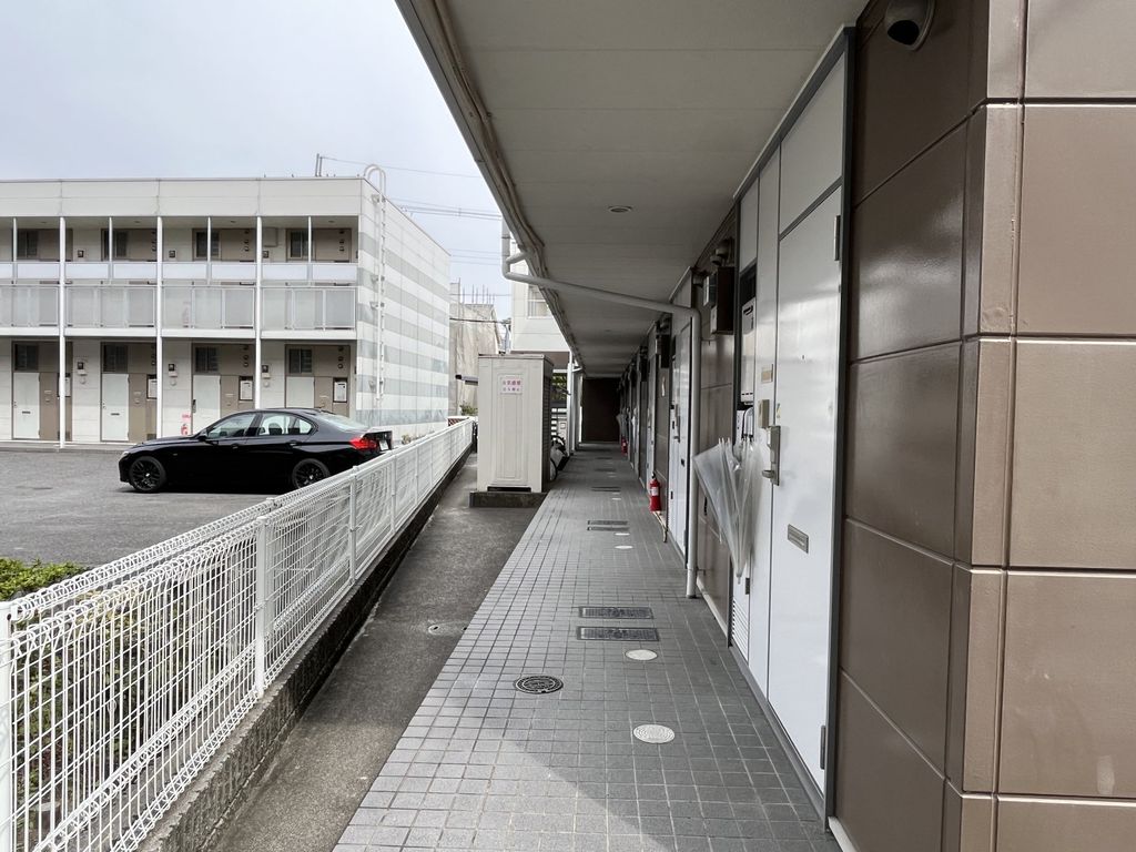 エントランス　駐車場