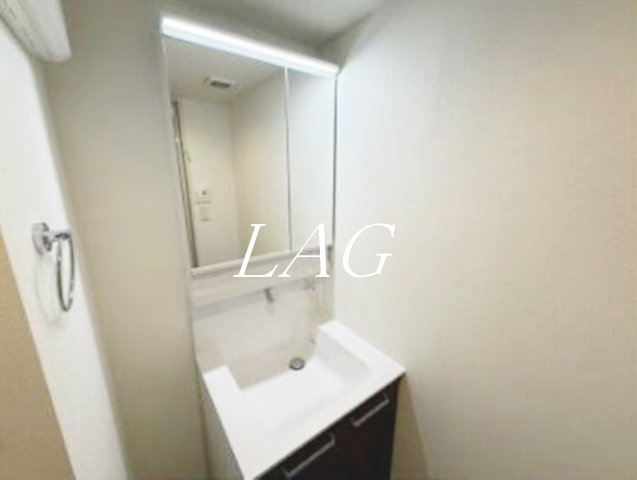 洗面設備　独立洗面台です。