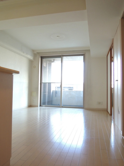 居室・リビング　使いやすい形の為、レイアウトを楽しめます♪