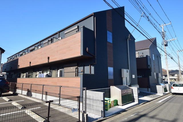 建物外観　～大学まで徒歩圏内～