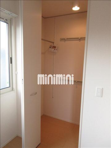 収納　荷物の収納に便利なクローゼットです。