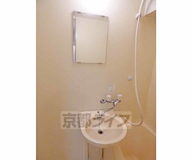 洗面設備　ユニットバス内洗面台