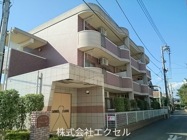 建物外観　安心のオートロック完備の物件です。