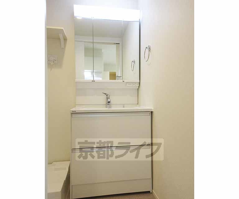 洗面設備　独立洗面台です・