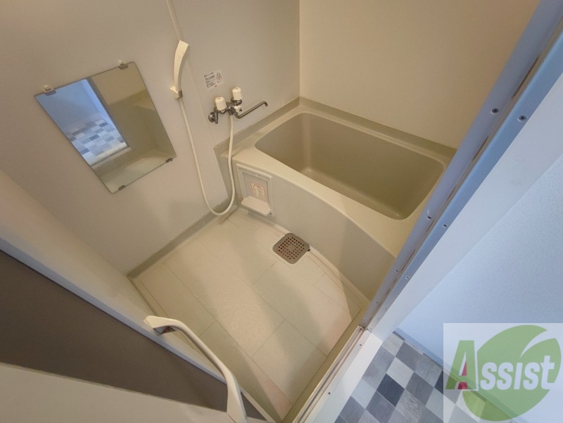 バス・シャワールーム　お風呂になります。一日の疲れを癒してくださいね。