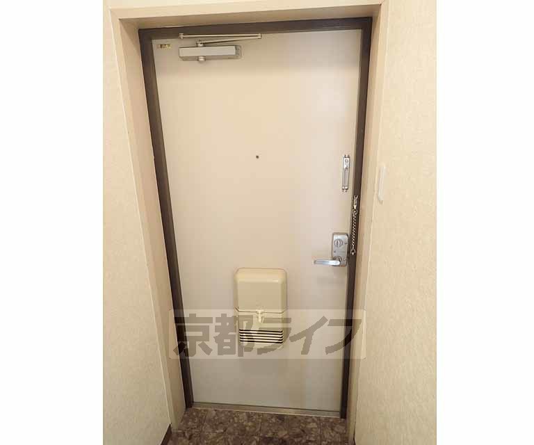 その他設備　しっかりとしたドアです。