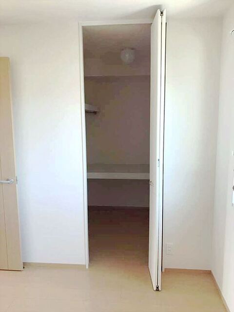 収納　ウォークインクローゼット