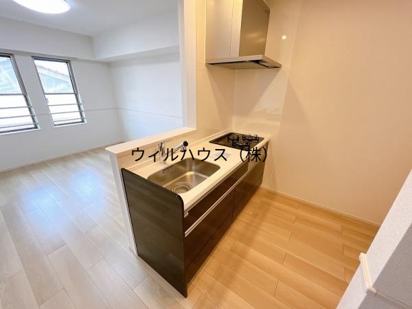 キッチン　３口ガスコンロのシステムキッチン！