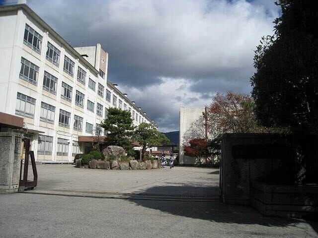 小学校　広島市立　梅林小学校（小学校）まで1057m