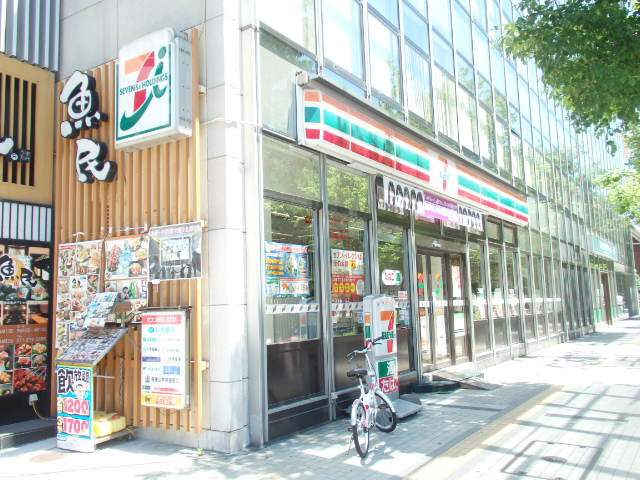 コンビニ　セブン（コンビニ）まで163m
