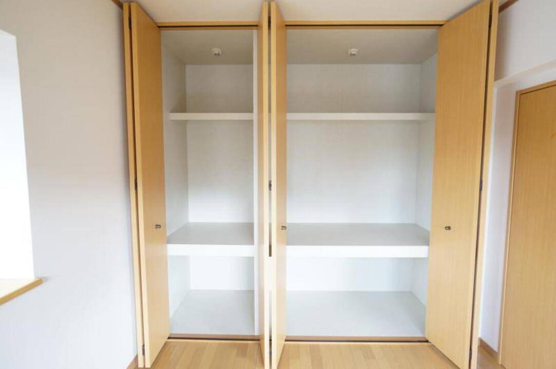 収納　押入れ