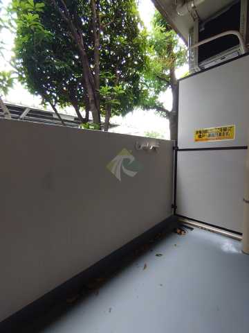 バルコニー　プライムアーバン三軒茶屋III