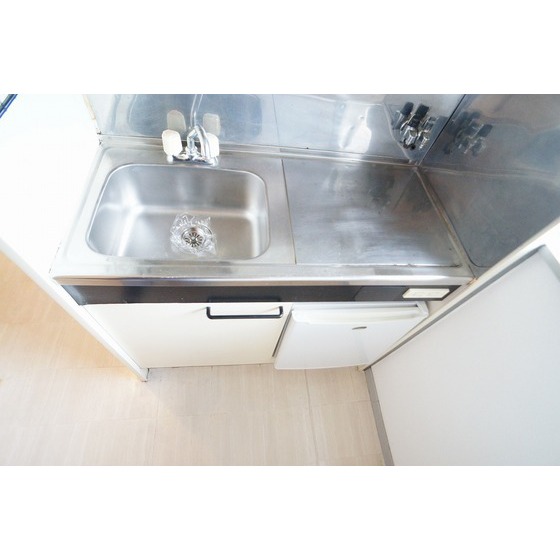 キッチン　ミニ冷蔵庫完備