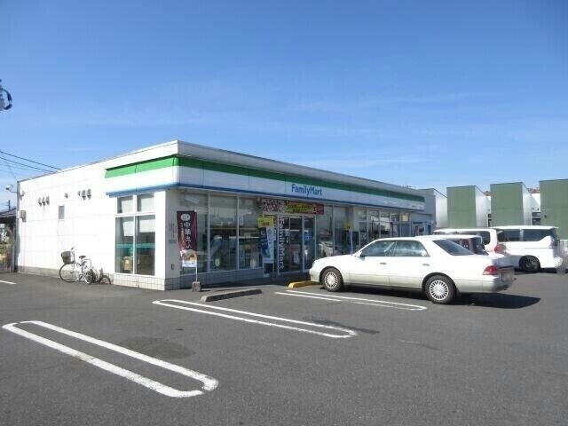 コンビニ　ファミリーマート国分向花店（コンビニ）まで257m