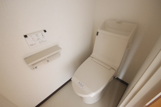 トイレ　※別号室の写真です