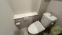 トイレ　トイレです。ウォシュレット機能が付いていて安心ですね。