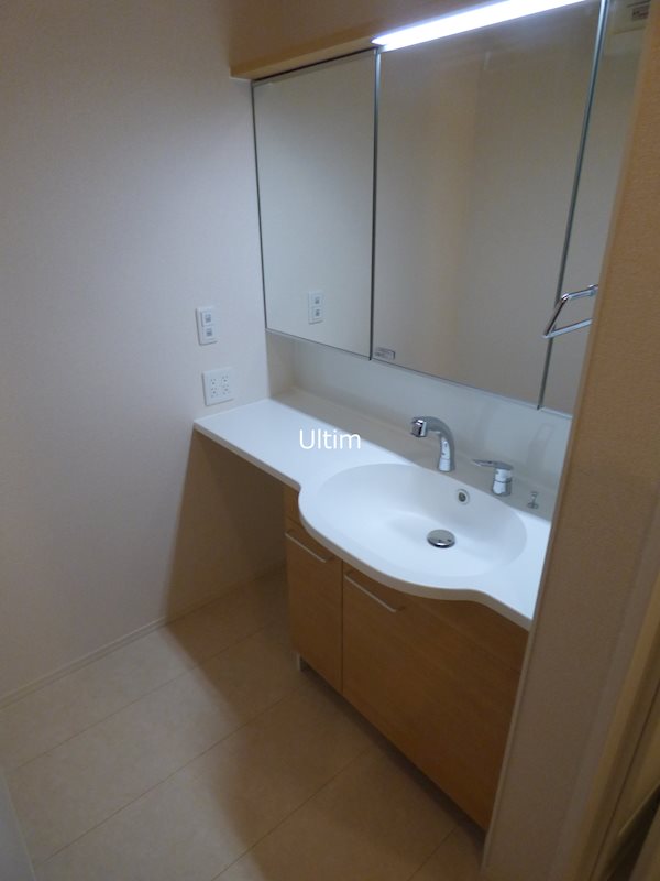 洗面設備　※同タイプの他のお部屋です