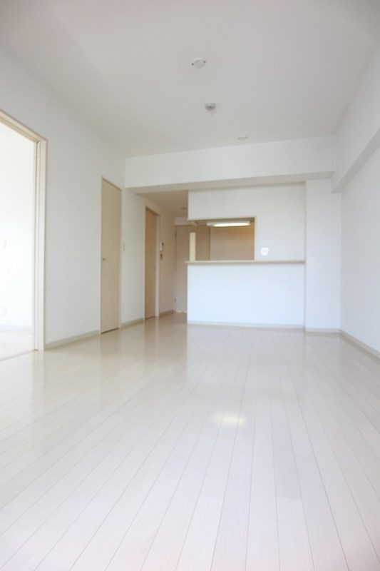 居室・リビング　※別号室の参考写真になります。