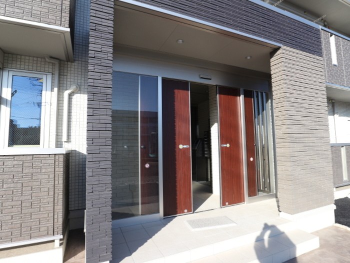 エントランス　エントランスは防犯面に配慮したオートロック付で安心です