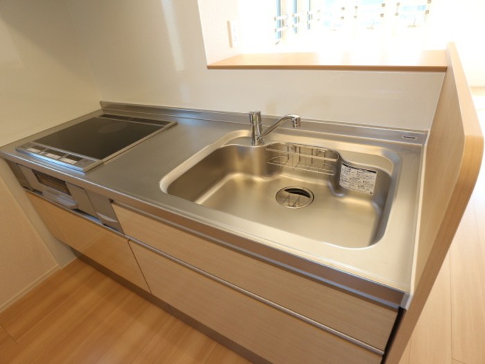 キッチン　ご家族との会話が弾むカウンター付き対面式キッチン