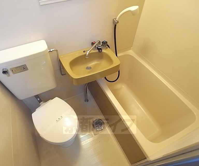 バス・シャワールーム　きれいなユニットバスです。