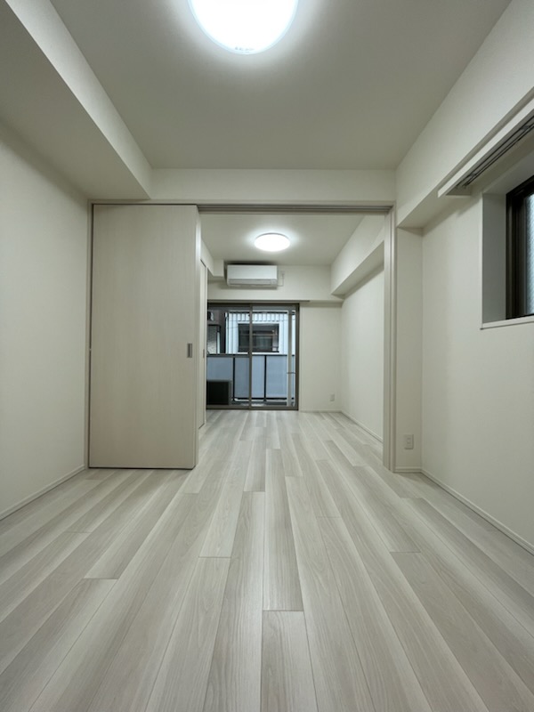 居室・リビング　こちらのリビングで趣味の時間をお楽しみください