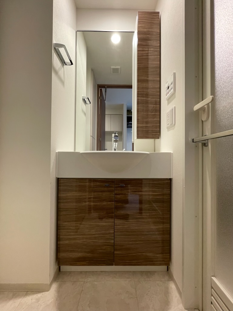 洗面設備　脱衣スペースもあります