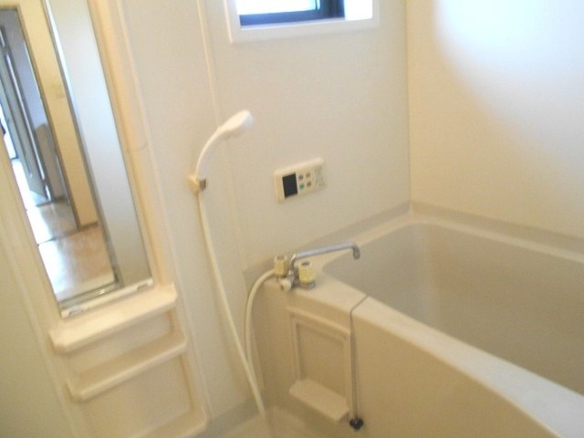 バス・シャワールーム　浴室　追い焚き給湯