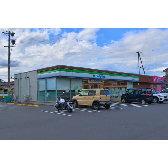 コンビニ　ファミリーマート松本元町店（コンビニ）まで493m