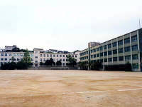中学校　神戸市立西代中学校（中学校）まで1387m