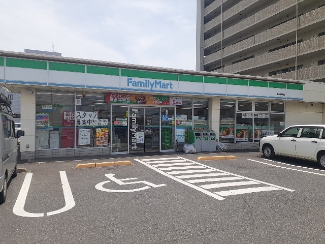 コンビニ　ファミリーマート 福山卸町店（コンビニ）まで900m