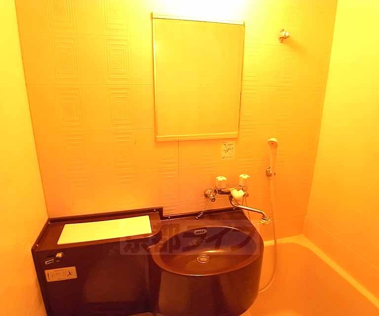 洗面設備　ユニット内の洗面台です。