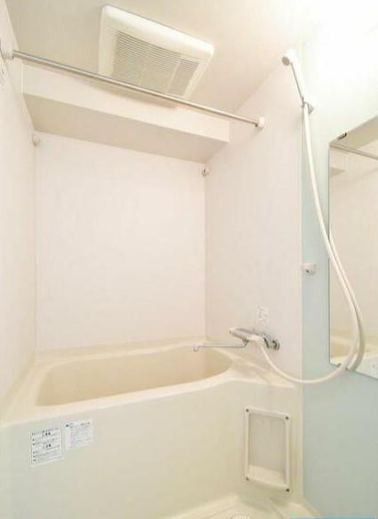 バス・シャワールーム　別部屋の写真です